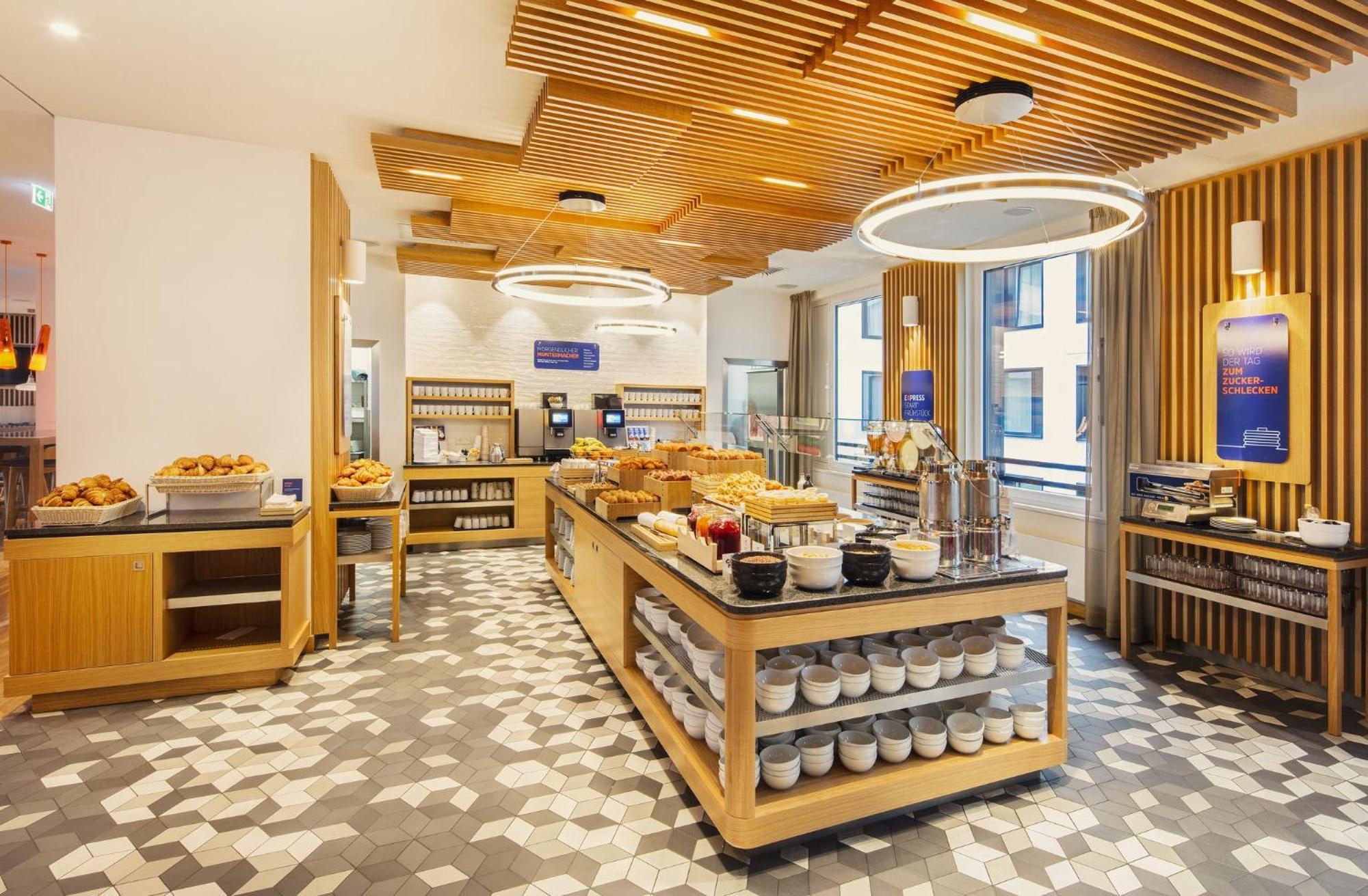Holiday Inn Express Munich City West By Ihg Hotel Munich