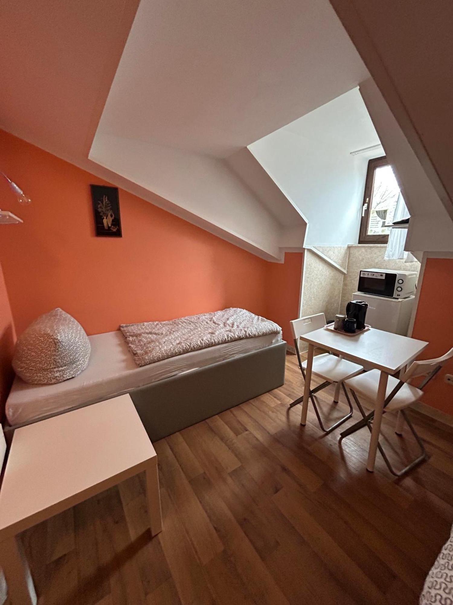 Hostel Budget Munich-aubing *