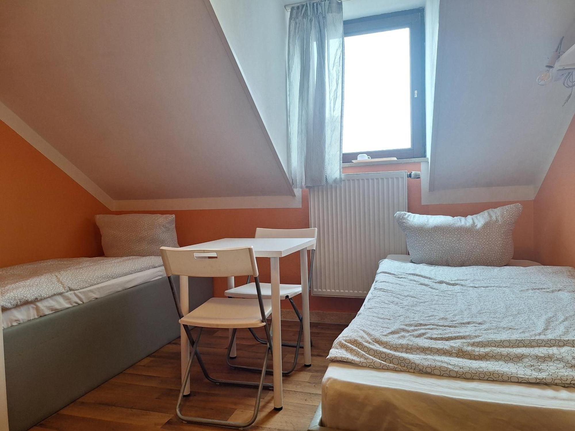 Hostel Budget Munich-aubing *