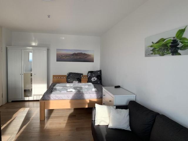 Apartment South *