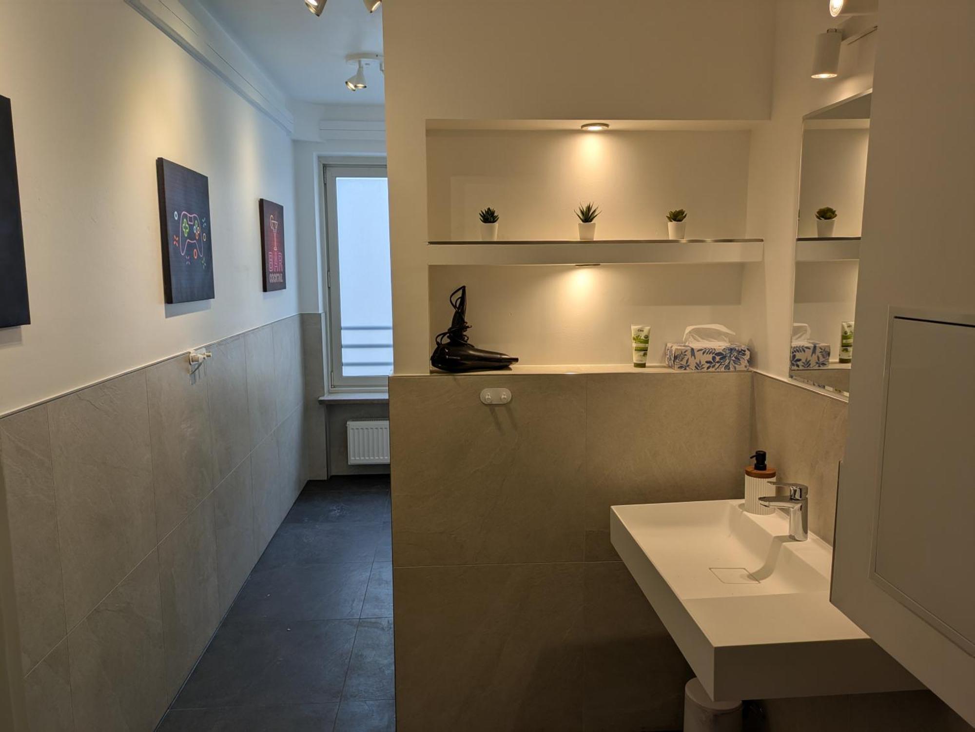 Place Direkt Am Karlsplatz - Stachus 70 Qm Mit 2 Schlafzimmer Mila Apartamento Munique