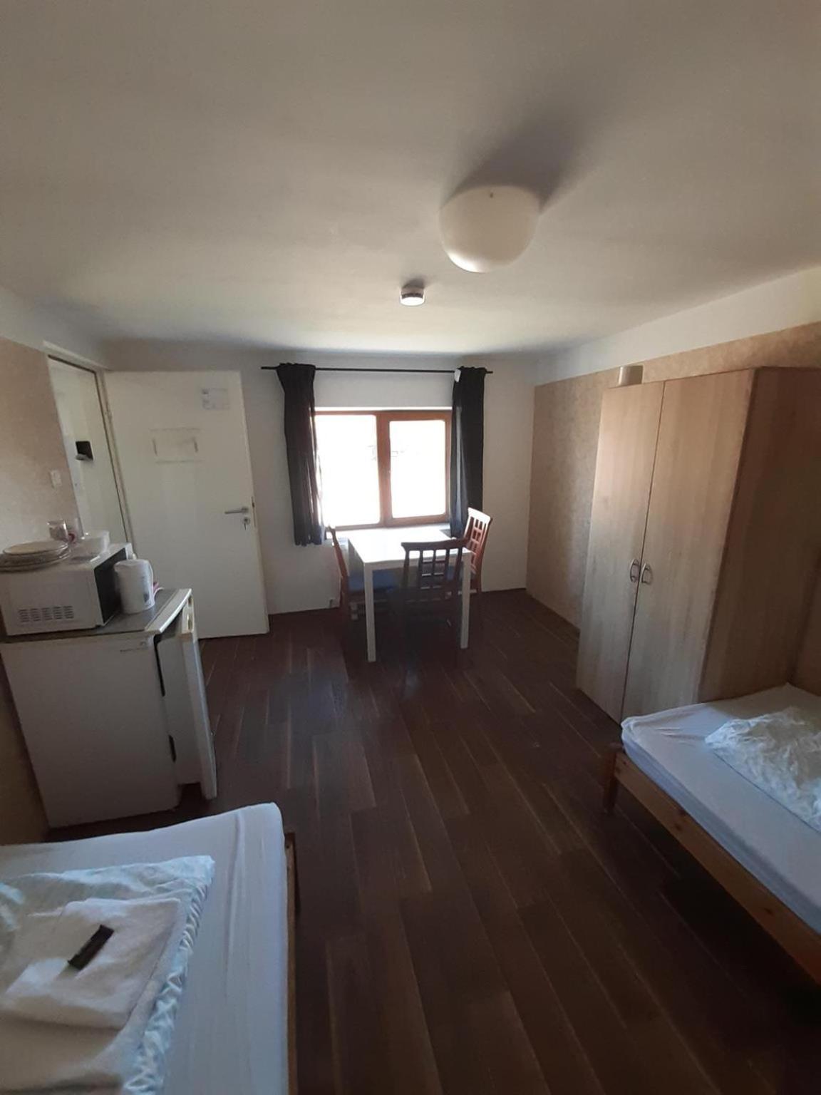 Hostel Budget Allach & Eve 168