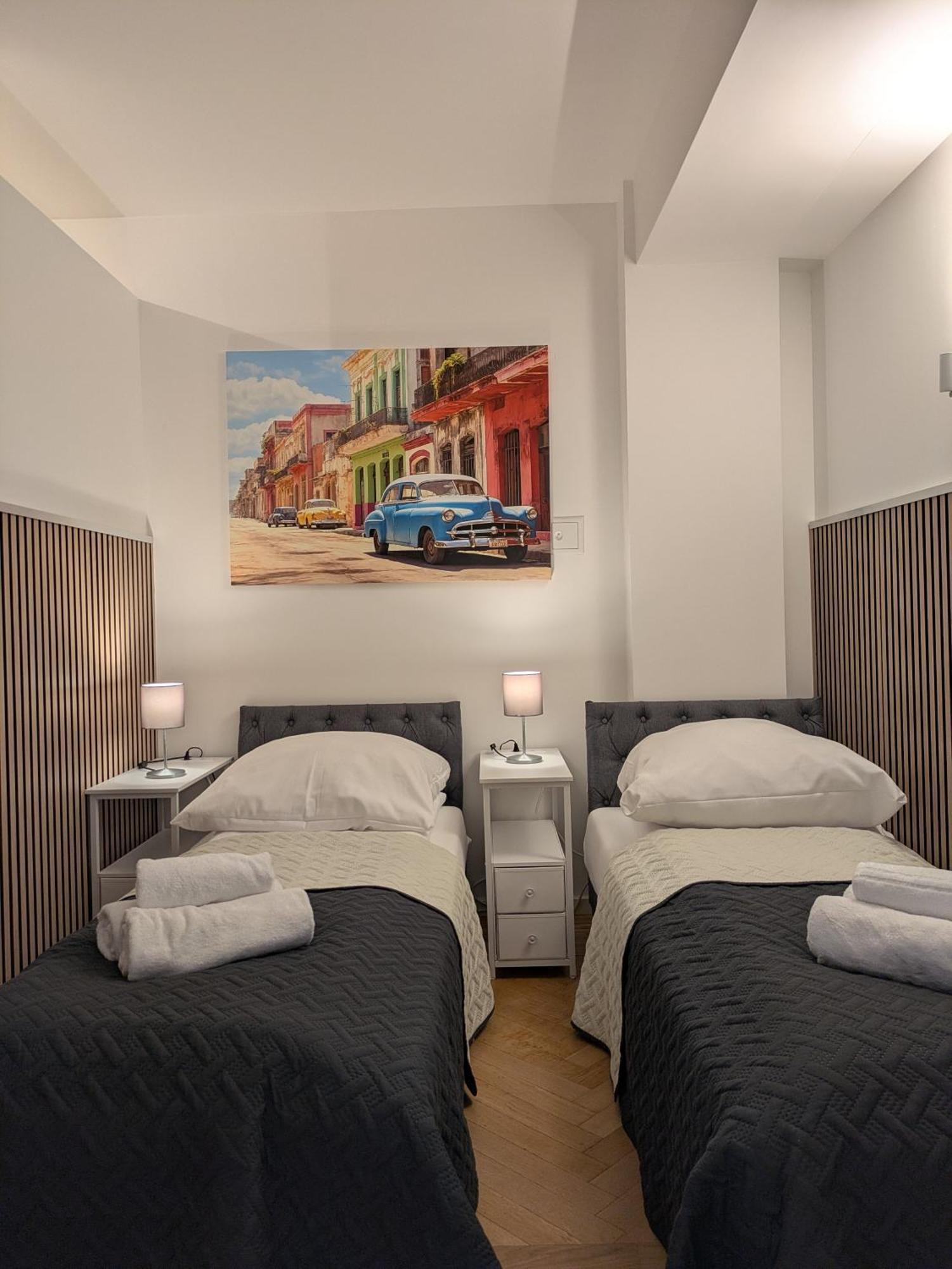 Place Direkt Am Karlsplatz - Stachus 70 Qm Mit 2 Schlafzimmer Mila Munique