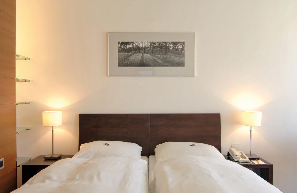 Leonardo City West Hotel 4*
