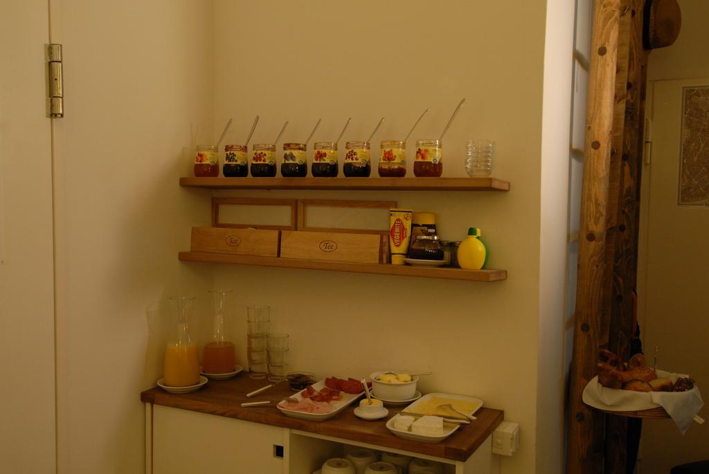 Am Jakobsplatz Guest house