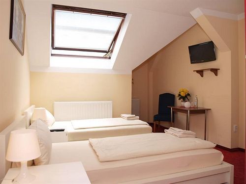 Schreder Hotel 2*