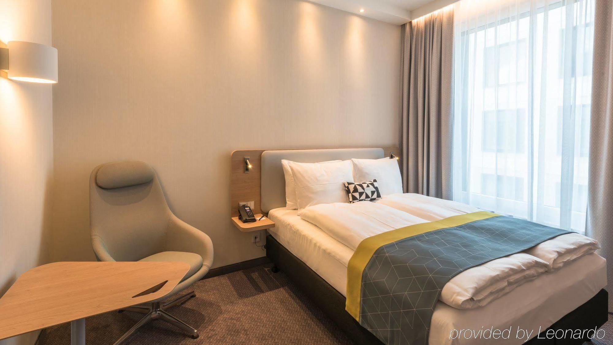 Hotel Holiday Inn Express Munich City West By Ihg 3*