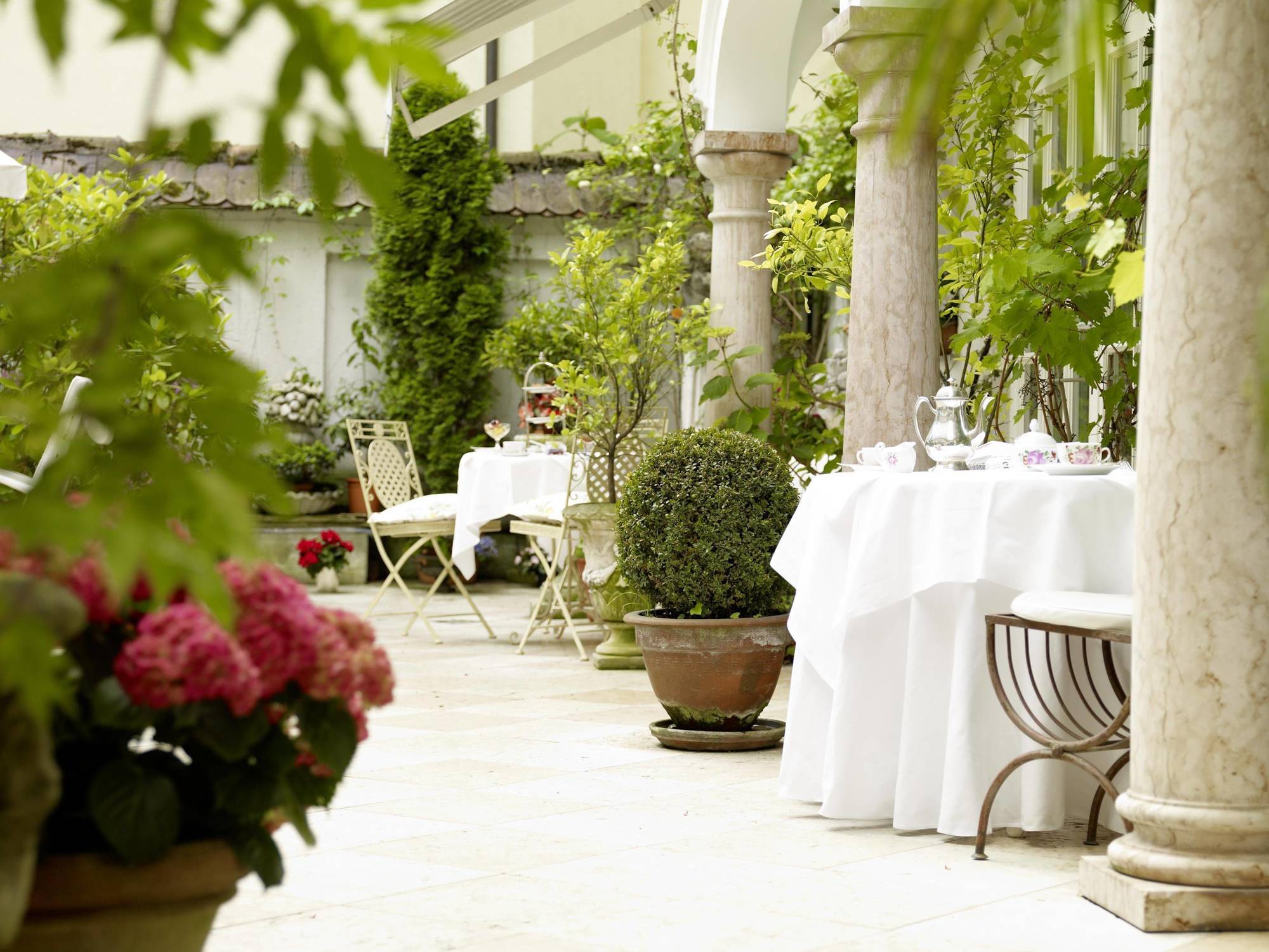 Opera 4* München