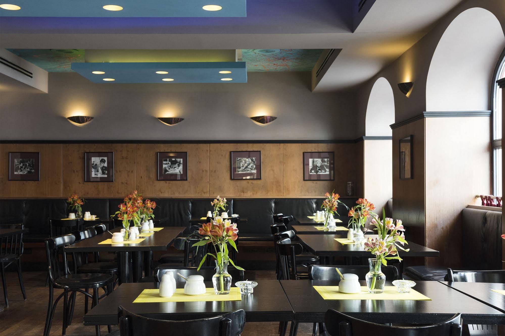 Hotel Deutsches Theater 3*