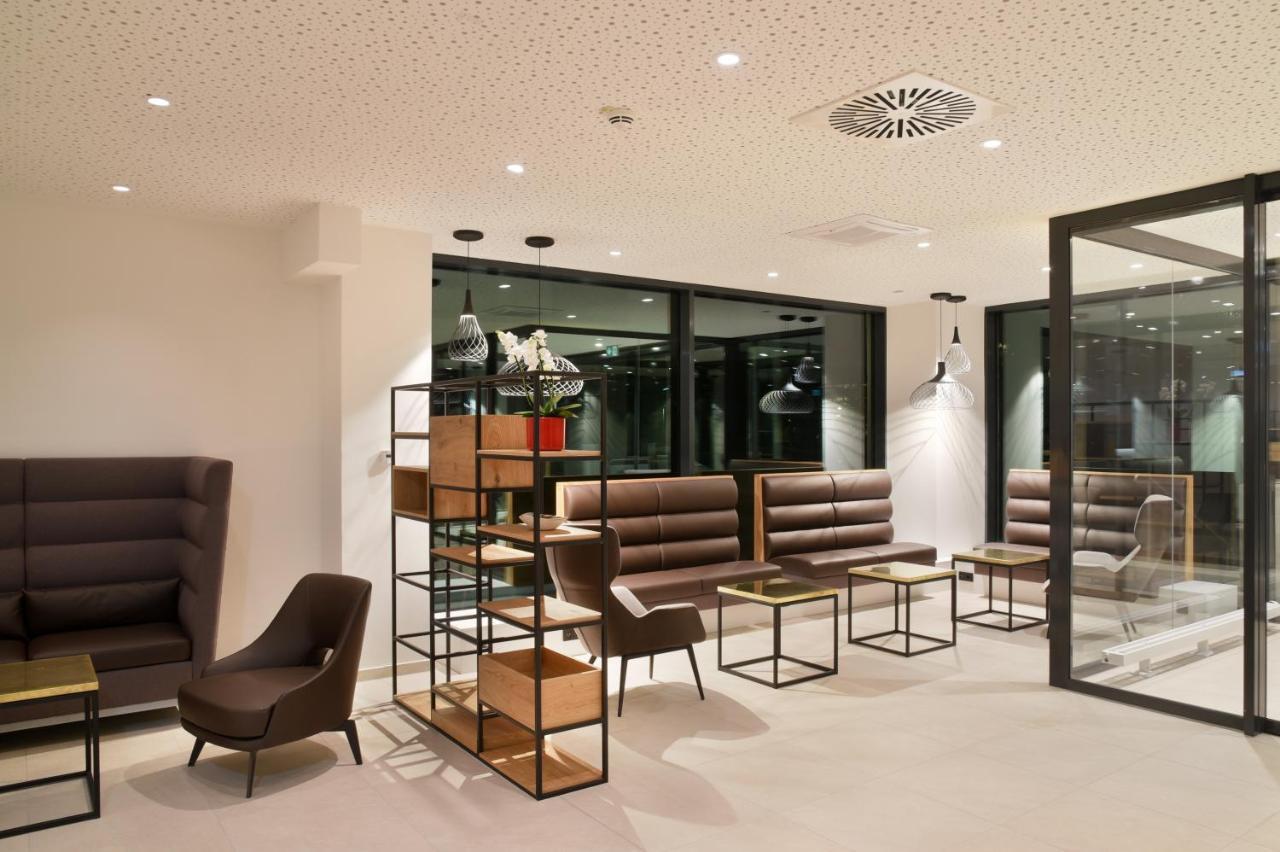 Wyndham Garden Messe Hotel 4*