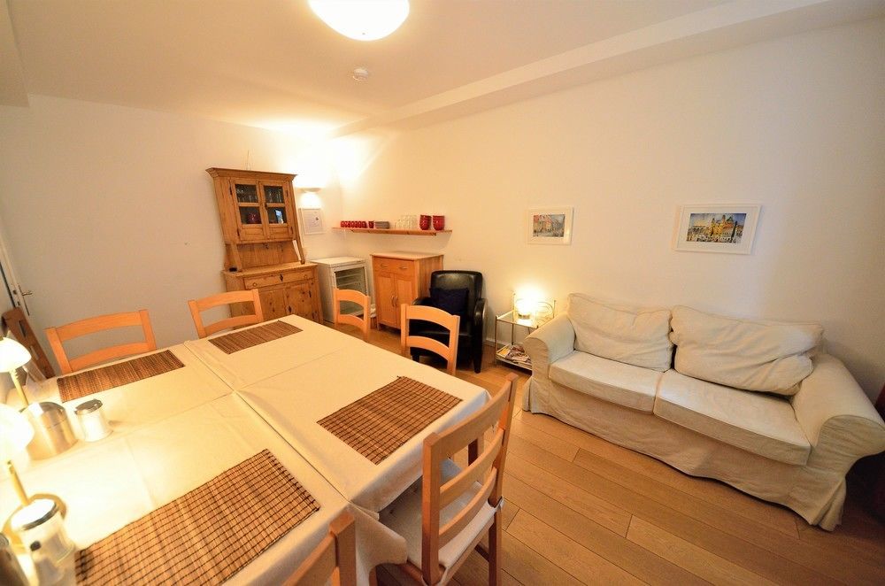 Apartment Vier