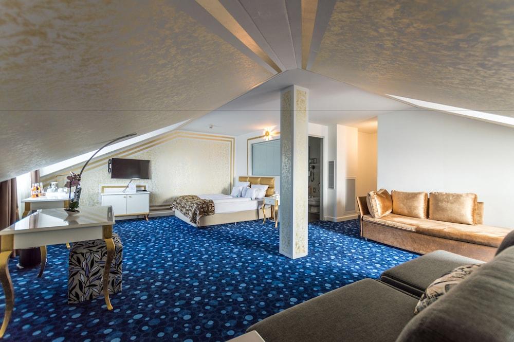 Bayer's 3* Munich