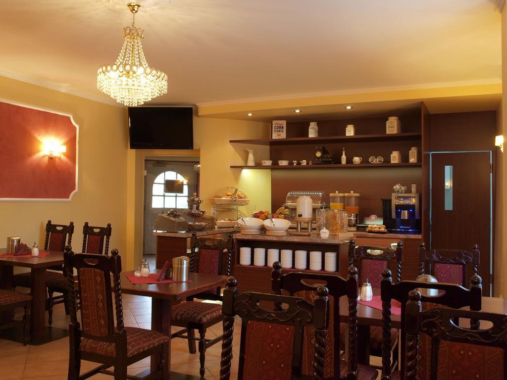 Schreder Hotel 2*