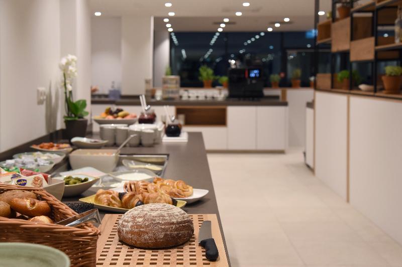 Wyndham Garden Messe 4* Munique